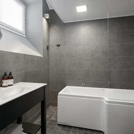 Kakola Hotel 4*